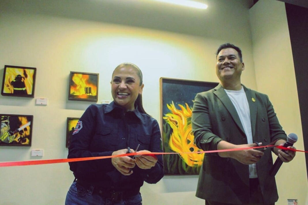 Inauguran exposición pictórica en la Central de Bomberos de San Juan del Río