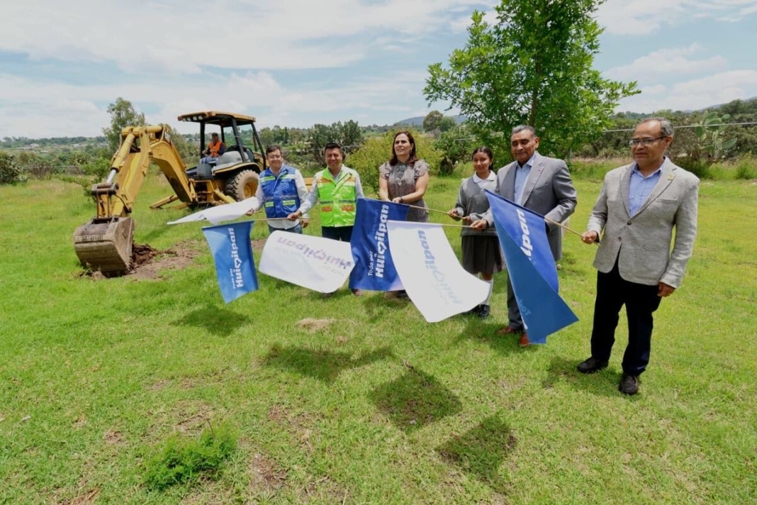 Inicia construcción de aula para el CECyTEQ Huimilpan