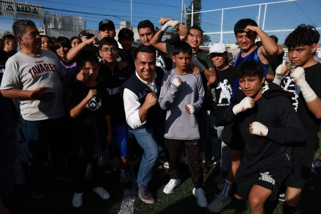 Reabren cancha de fútbol en la colonia Loma Bonita, Querétaro