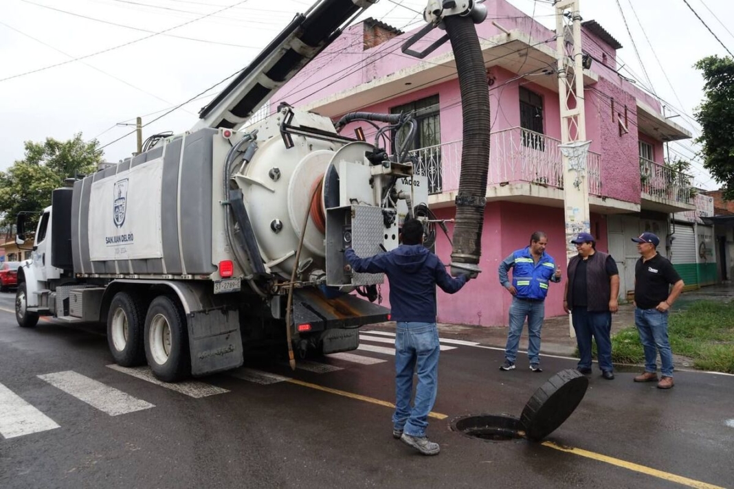 Realiza JAPAM recorridos y acciones tras lluvias del fin de semana