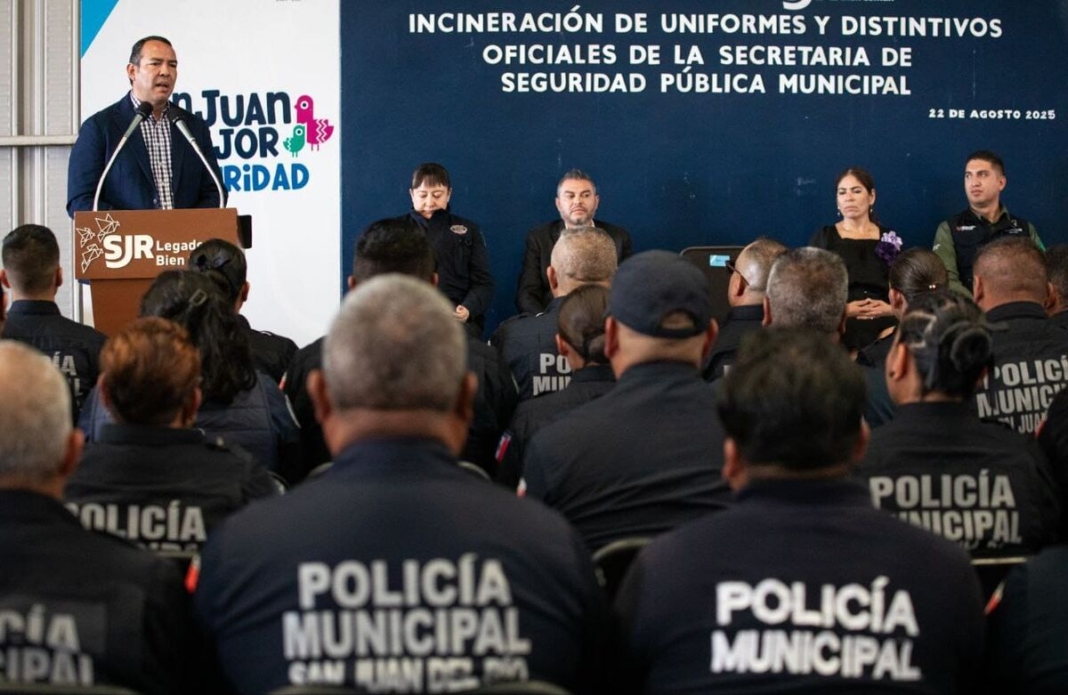 Secretaría de Seguridad Pública de San Juan del Río renueva uniformes a sus elementos