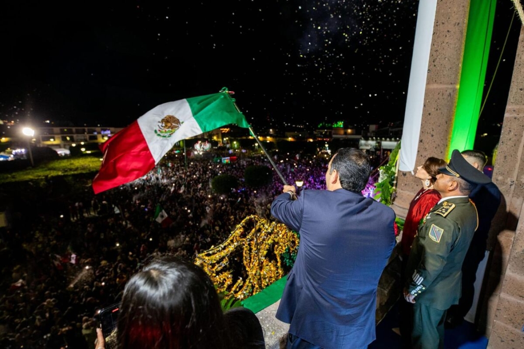 Encabeza Roberto Cabrera el Grito de Independencia en San Juan del Río