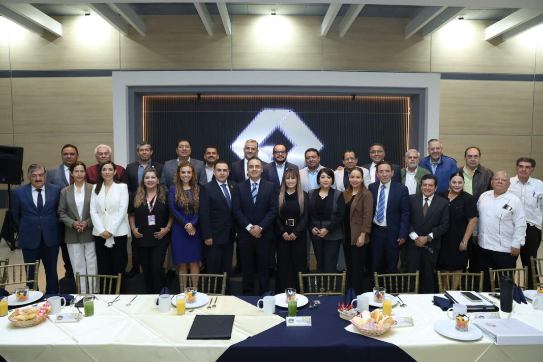 Gobierno de Querétaro colabora con profesionistas