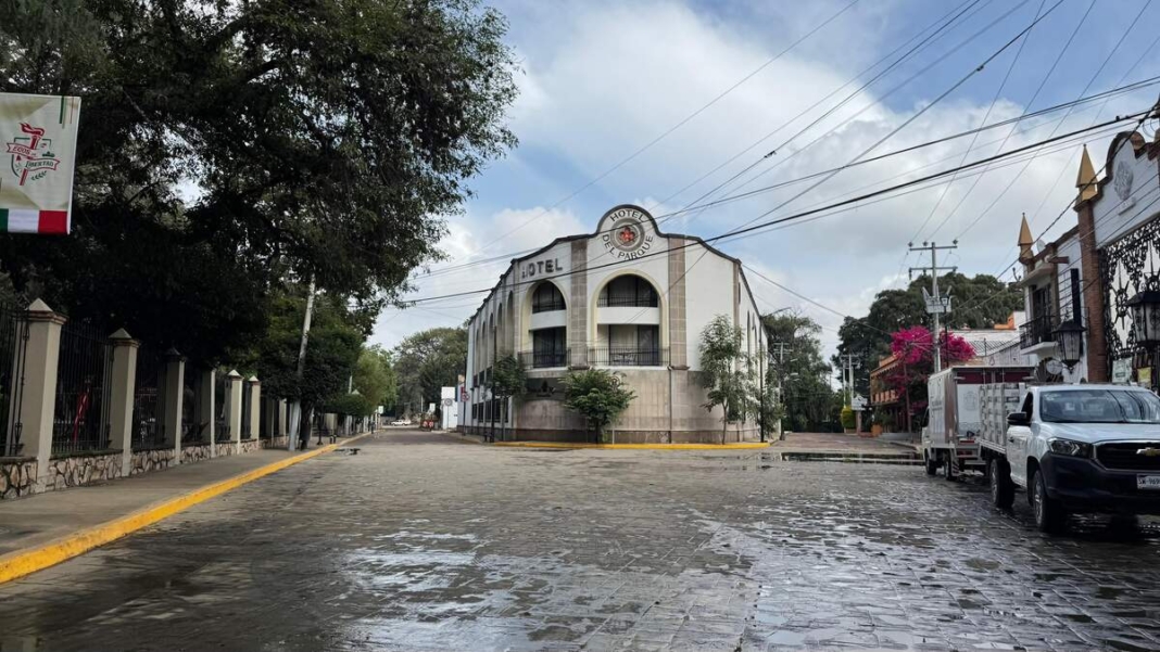 Cede el agua: Autoridades de Tequisquiapan inician labores de limpieza