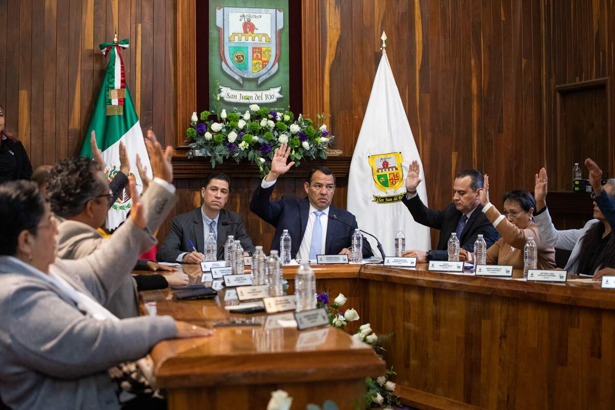 Roberto Cabrera rinde su Cuarto Informe de Gobierno en Sesión solemne de Cabildo