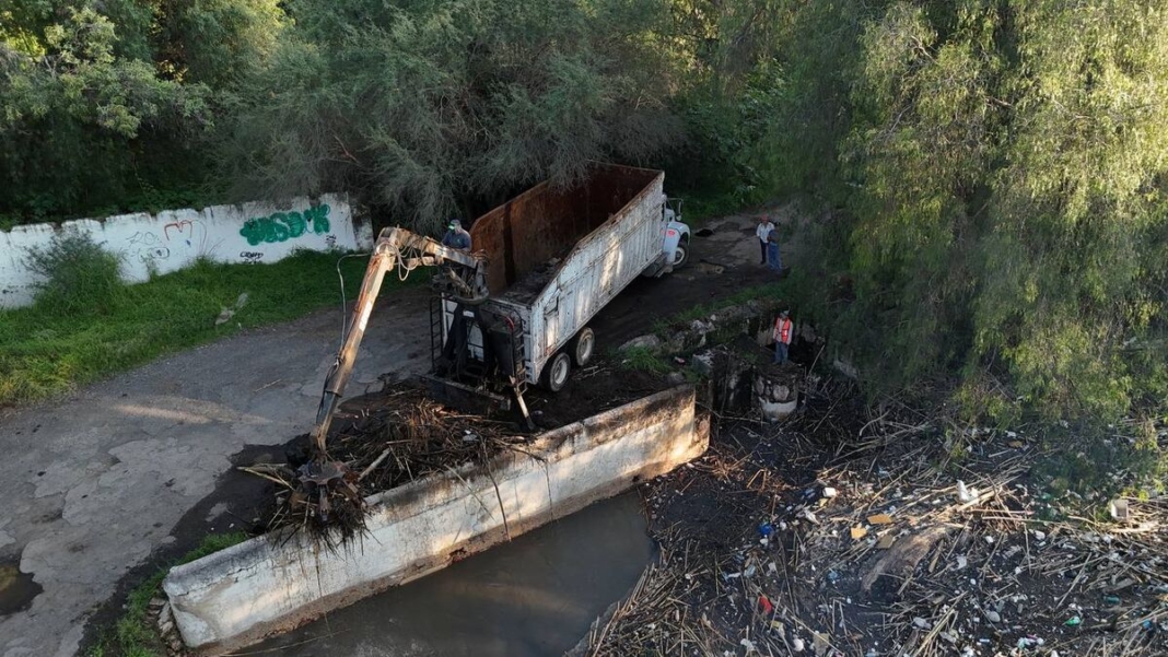 Retira Servicios Municipales hasta 100 toneladas de basura del río, drenes y canales de San Juan del Río