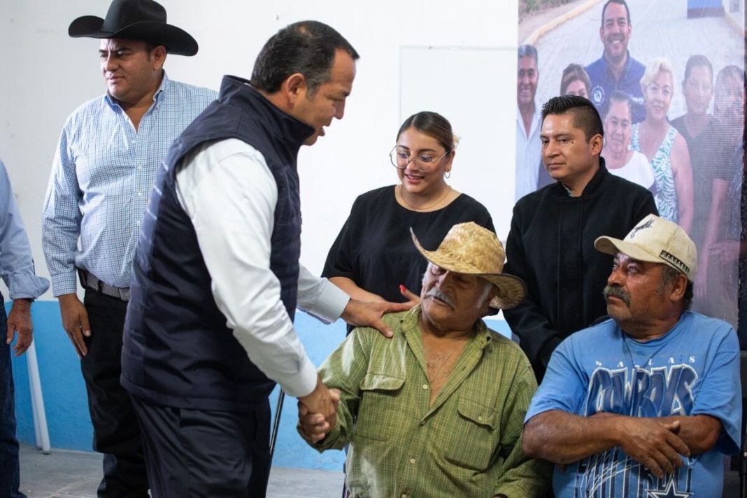 Roberto Cabrera informa apoyos a más de 5 mil productores del campo sanjuanense