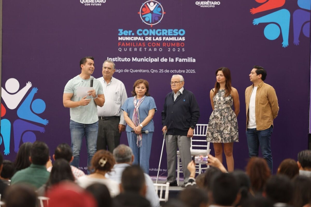 Inaugura Felifer Macías el Tercer Congreso Municipal de las Familias en Querétaro Inaugura Felifer Macías el Tercer Congreso Municipal de las Familias en Querétaro