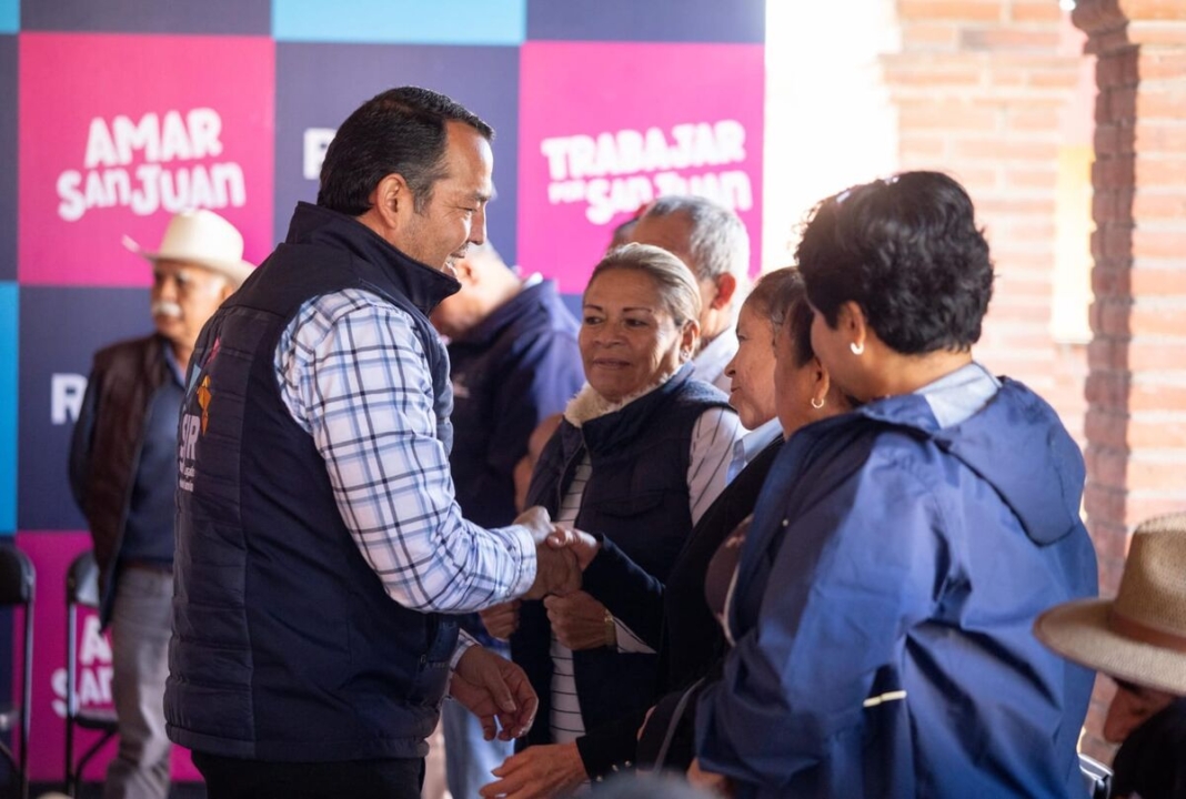 Más de 8 mil mujeres han sido atendidas a través de programas municipales: Roberto Cabrera