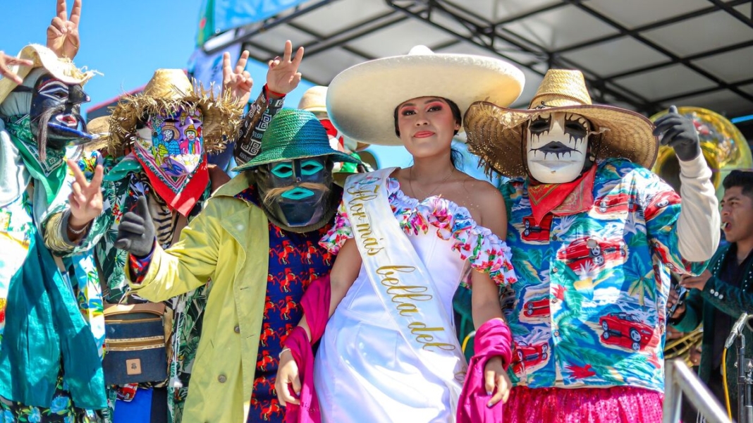 Realizan con éxito el “Segundo Festival de la Máscara de Palo, Danzas y Xhitases Únicos y Diferentes” en La Valla
