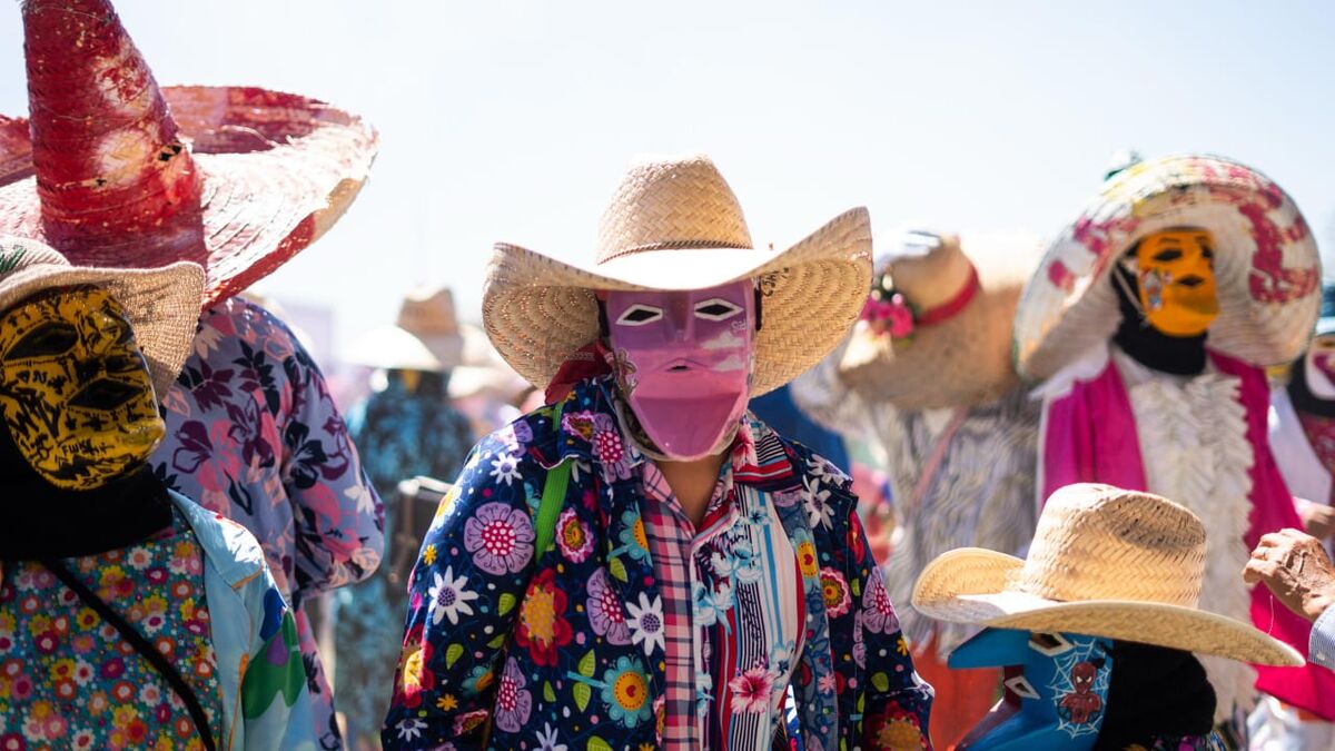 Realizan con éxito el “Segundo Festival de la Máscara de Palo, Danzas y Xhitases Únicos y Diferentes” en La Valla