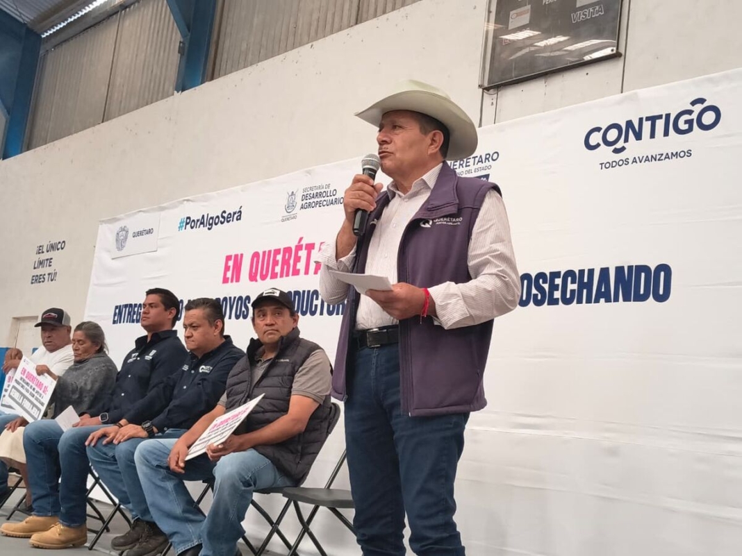 SEDEA entrega más de 51 toneladas de semilla de avena a ganaderos de El Marqués y Querétaro