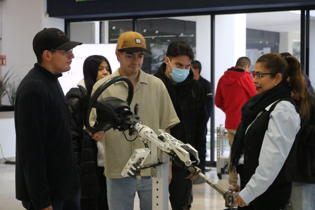 UPQ y BROSE inauguran el Hackathon 2025