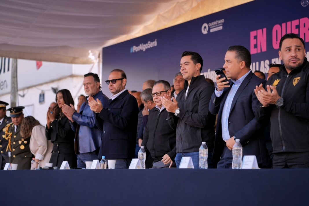 Acude Felifer Macías al Desfile Cívico Deportivo Conmemorativo al CXV Aniversario de la Revolución Mexicana