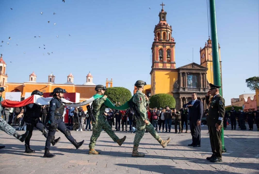 Conmemora San Juan del Río la Revolución y reconoce a 23 atletas por su disciplina y esfuerzo