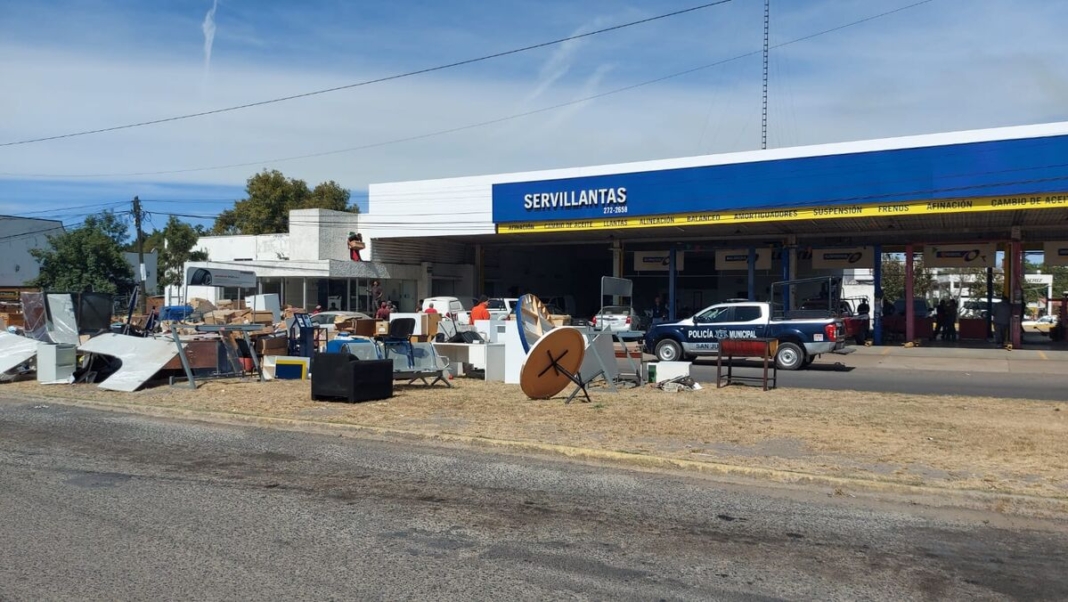 Desalojo de empresa llantera provoca rapiña y colapsa el centro de San Juan del Río