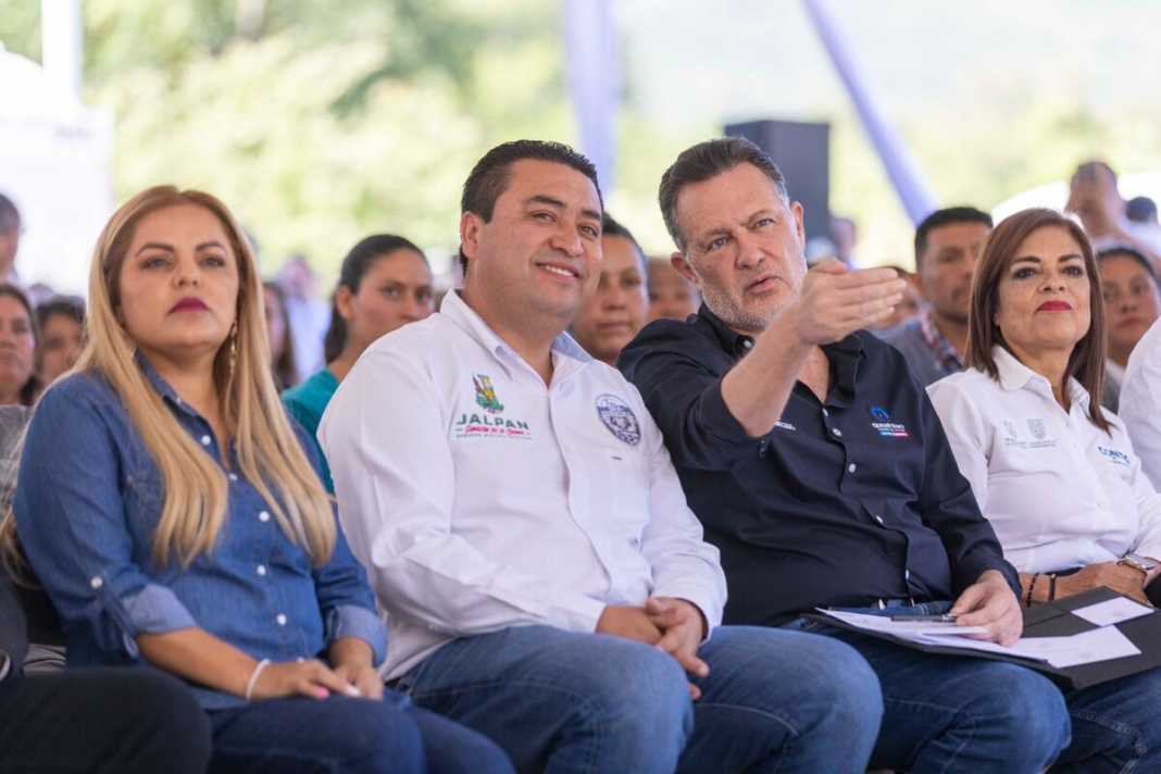 Entrega Kuri apoyos de 50 mil pesos para 28 proyectos de autoempleo en Jalpan