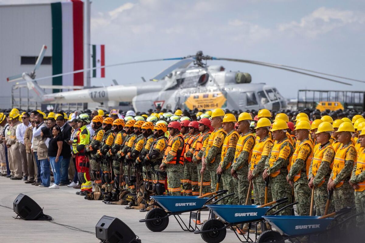 Kuri asiste a reconocimiento federal por operativo de lluvias; destacan puente aéreo histórico