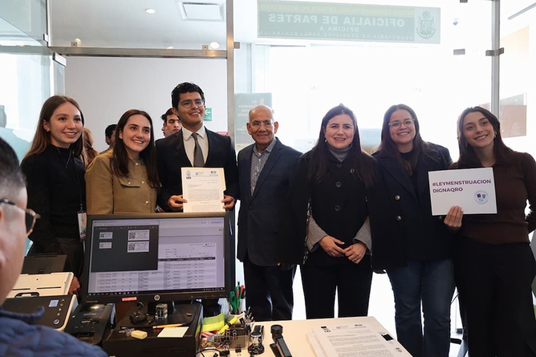 Presentan colectiva y estudiantes iniciativa de 