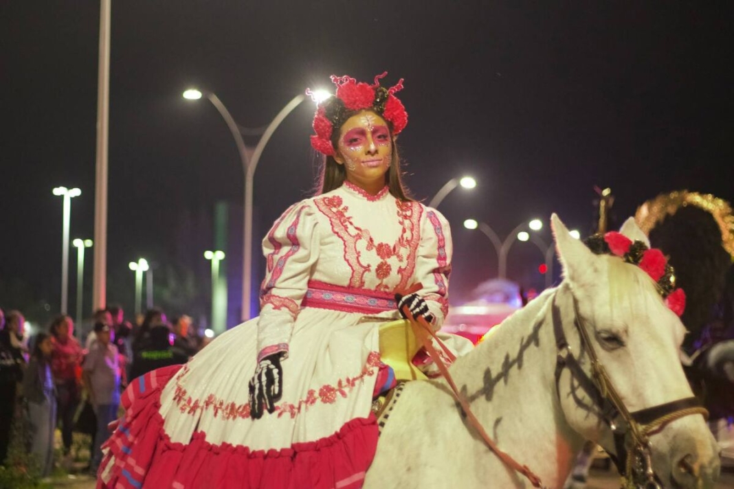 Realizan el primer “Desfile y Concurso Ecuestre de los Muertos” en San Juan del Río