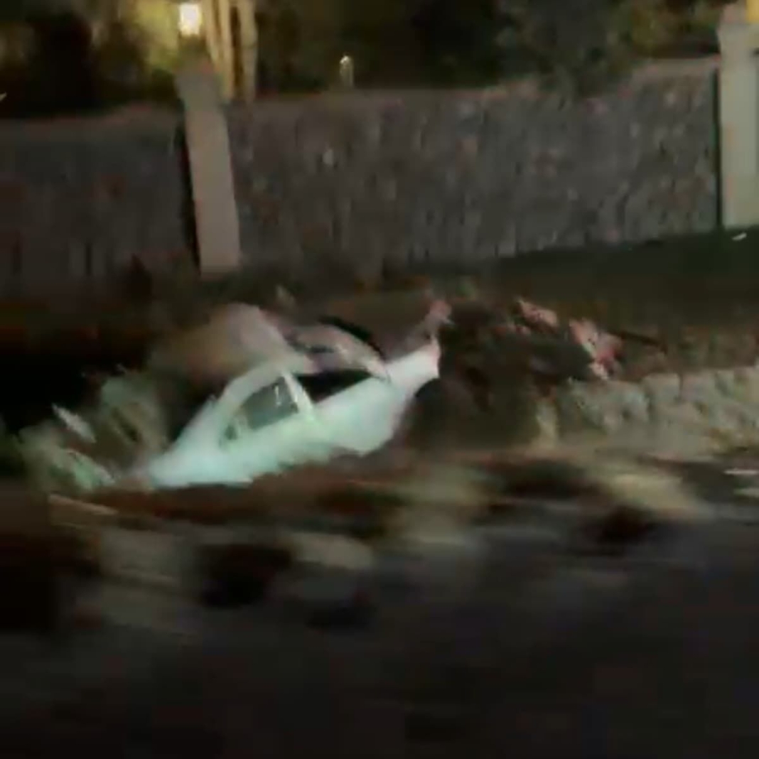 Vehículo impacta al Hotel Villa Antigua en Tequisquiapan; conductor sale ileso