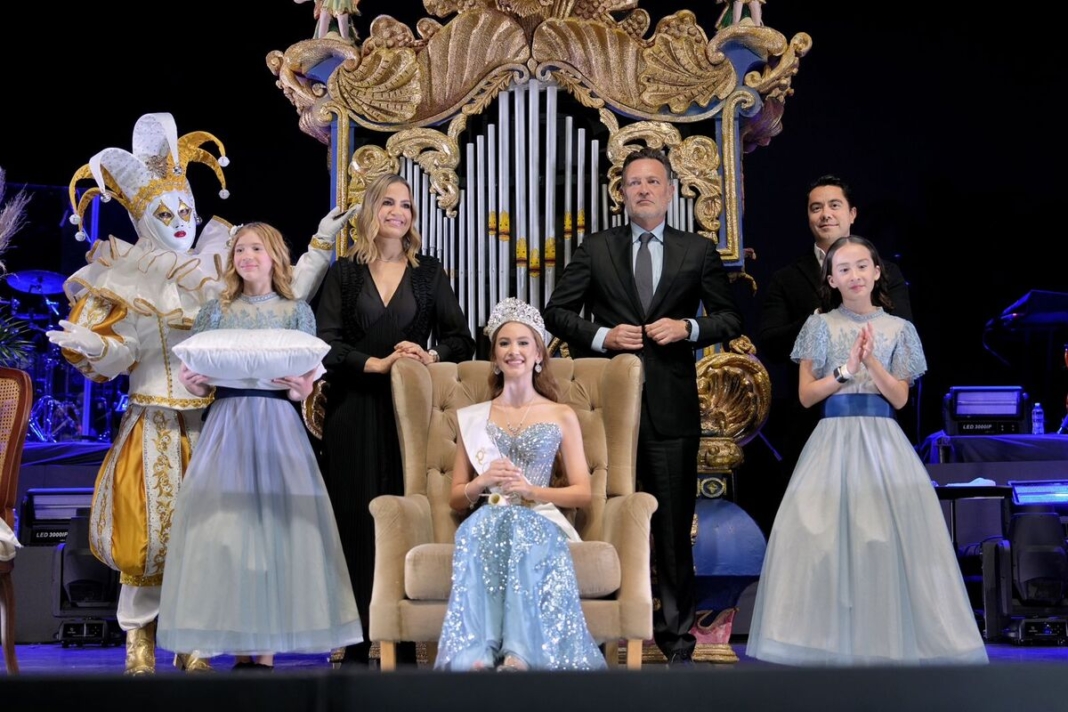 Acude Felifer Macías a la Ceremonia de Coronación de S.M. “Fátima I”, Reina de las Fiestas de Querétaro 2025