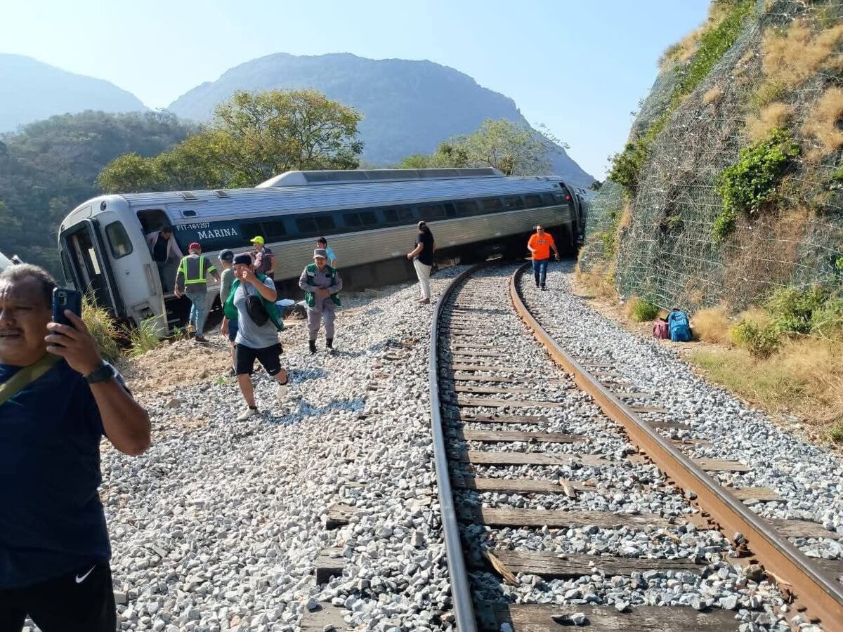 Descarrila Tren Interoceánico en Oaxaca con 250 personas a bordo; reportan 20 lesionados