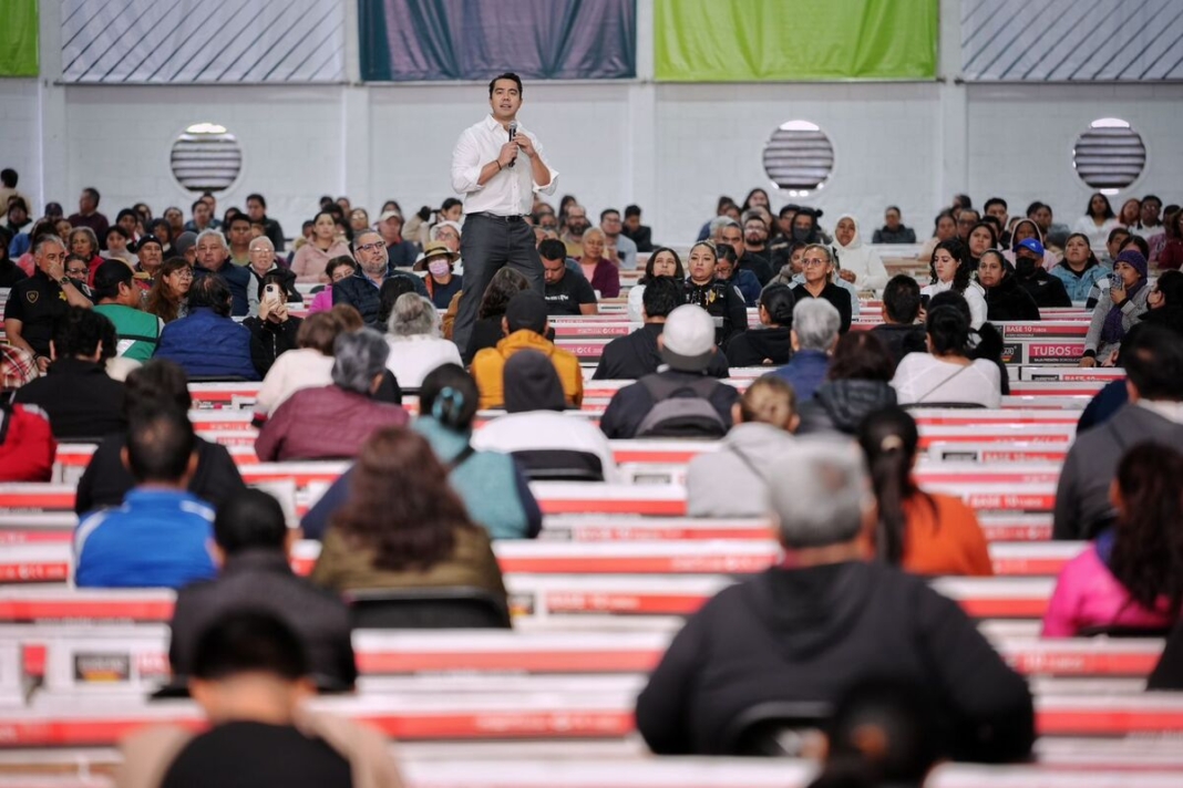 Felifer Macías alcanza la meta: 8 mil calentadores solares para fortalecer la economía familiar
