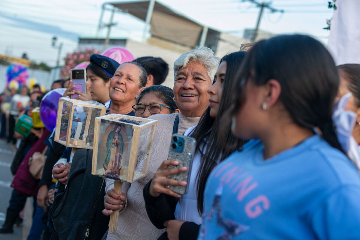 Participan 8 mil personas en la 77ª Procesión de los Farolitos en San Juan del Río