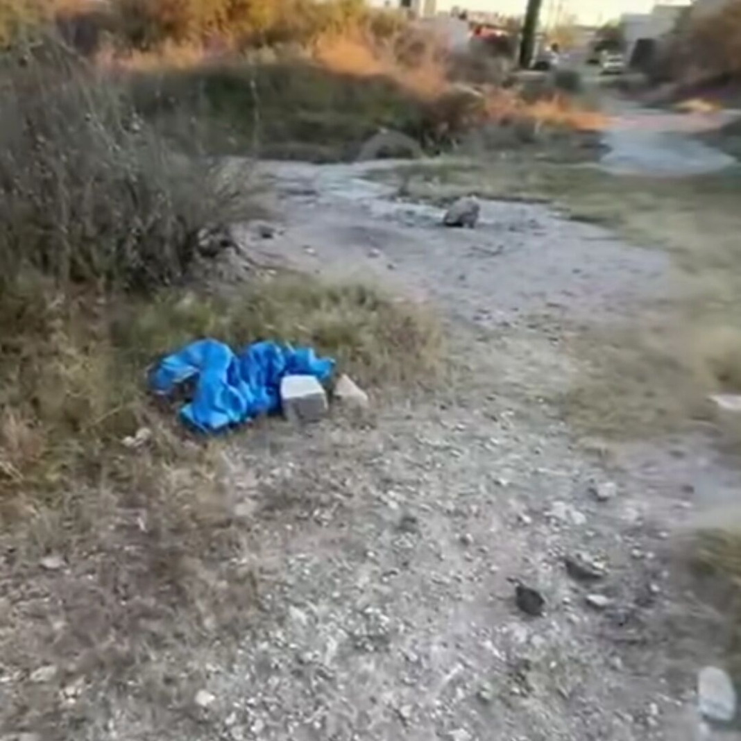 Denuncian hallazgo de restos de ataúdes y presuntos restos óseos en zona oriente de SJR