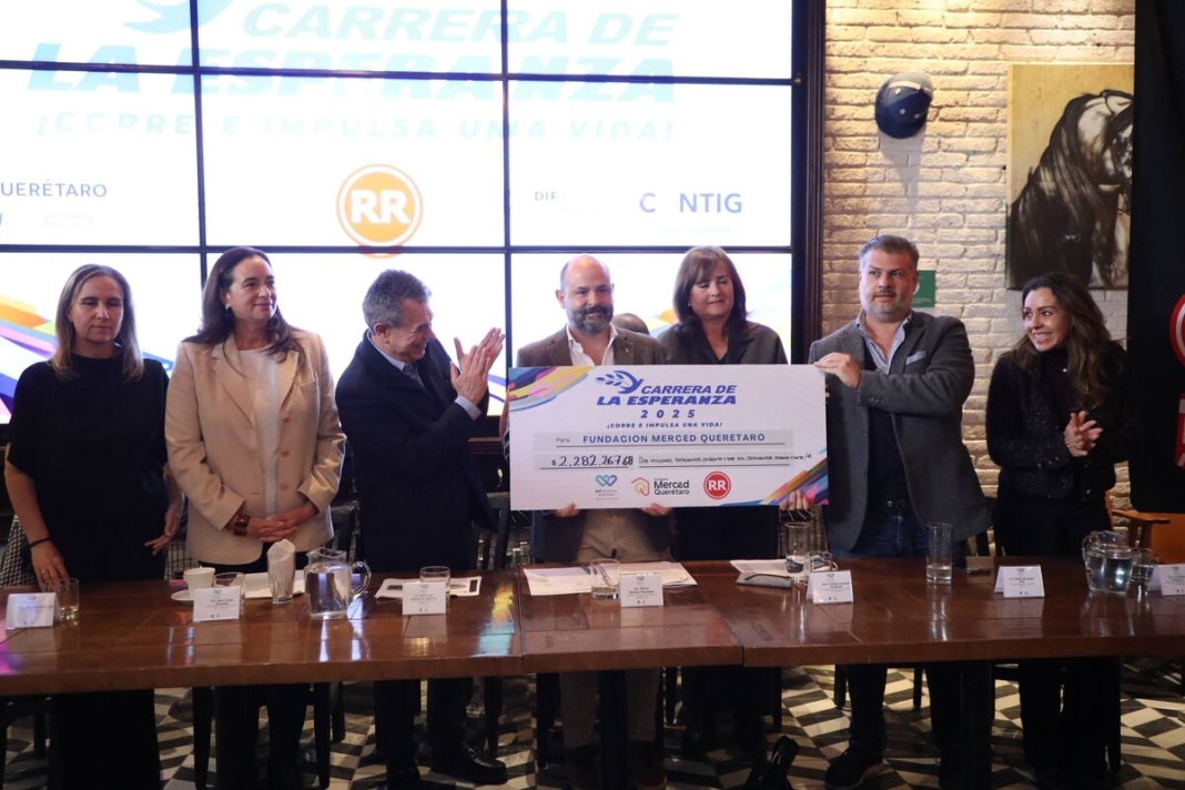 Entrega SEDIF donativo de la Carrera de la Esperanza 2025 para beneficio de 15 casas hogar