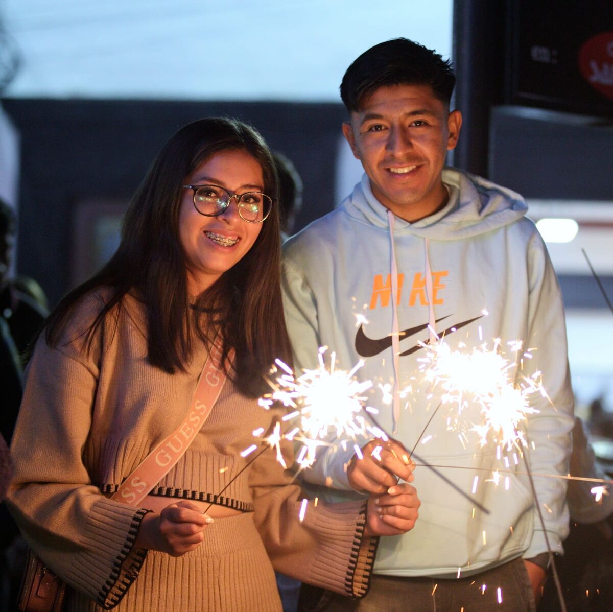 Familias iluminan centro de San Juan del Río con luces y cartas a los Reyes Magos