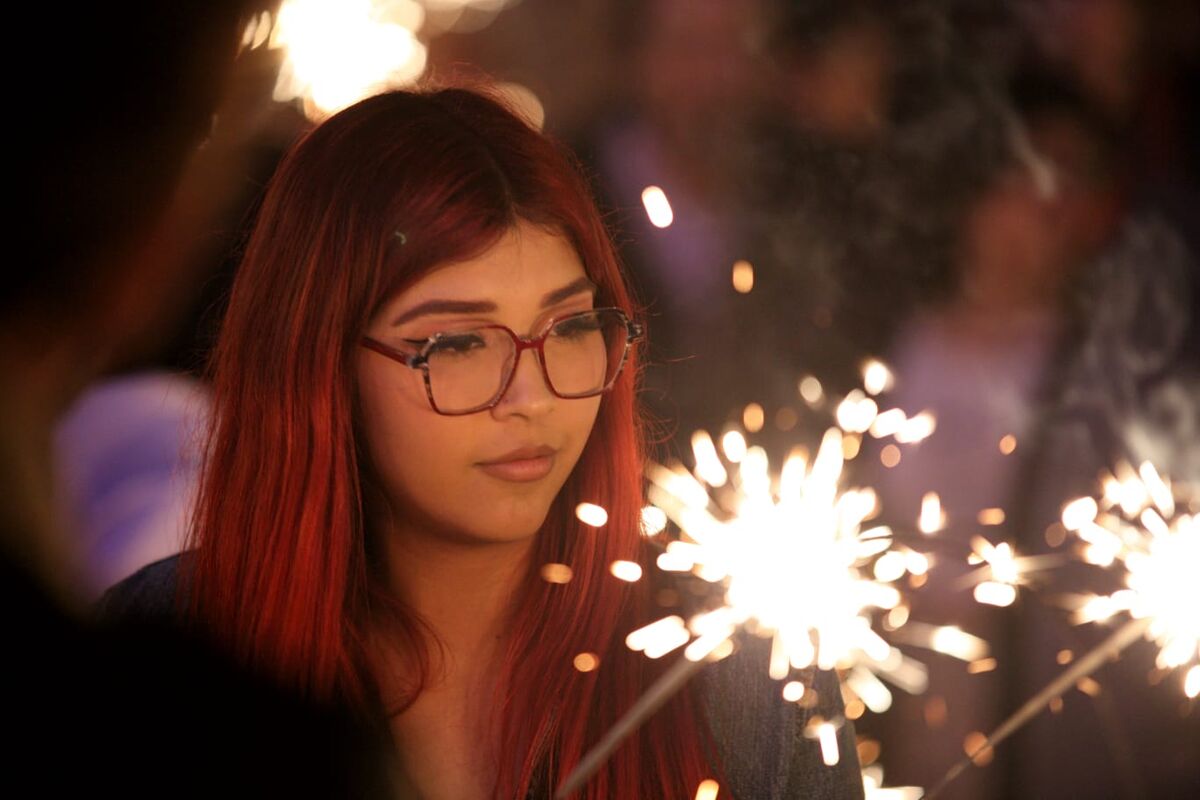 Familias iluminan centro de San Juan del Río con luces y cartas a los Reyes Magos