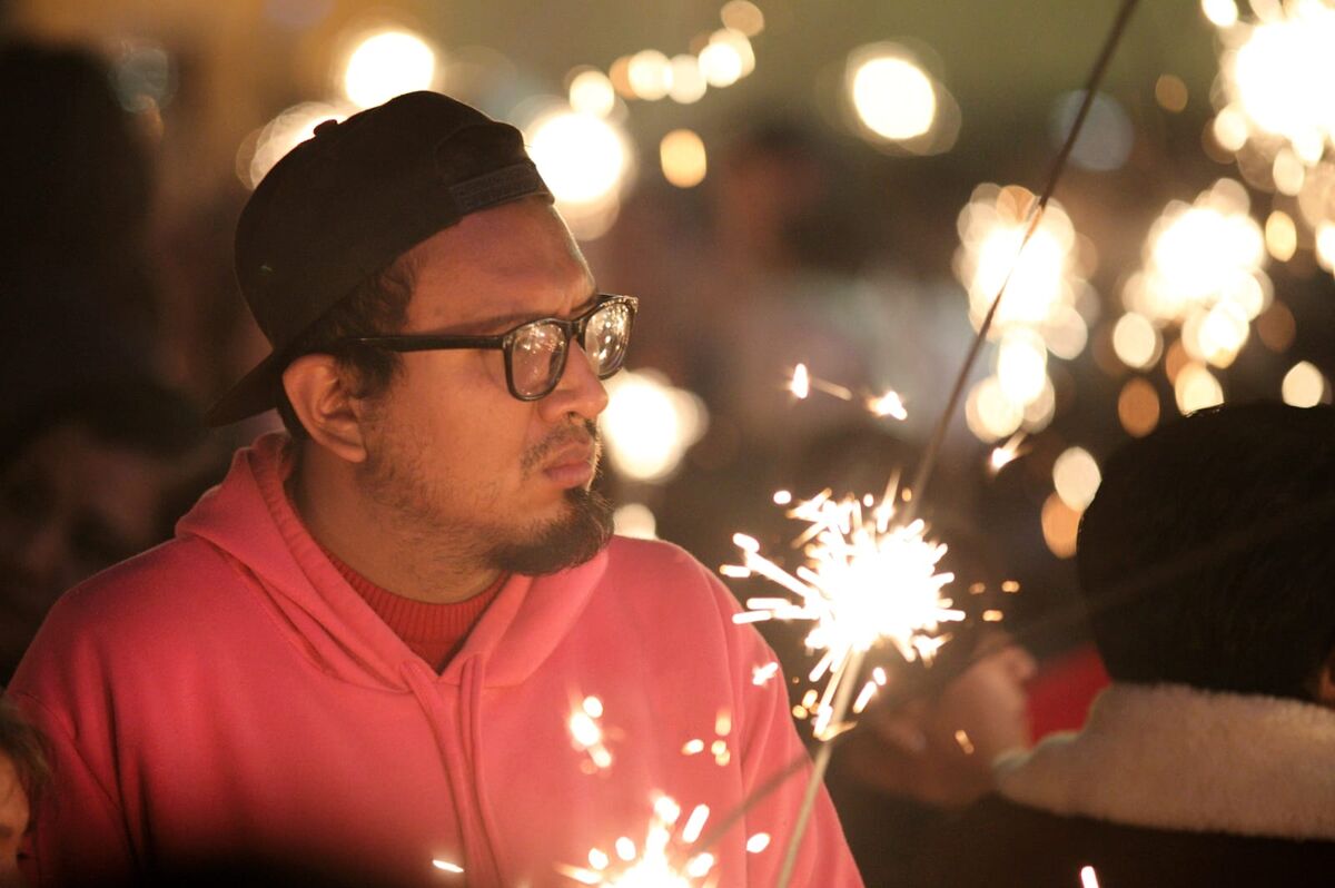 Familias iluminan centro de San Juan del Río con luces y cartas a los Reyes Magos