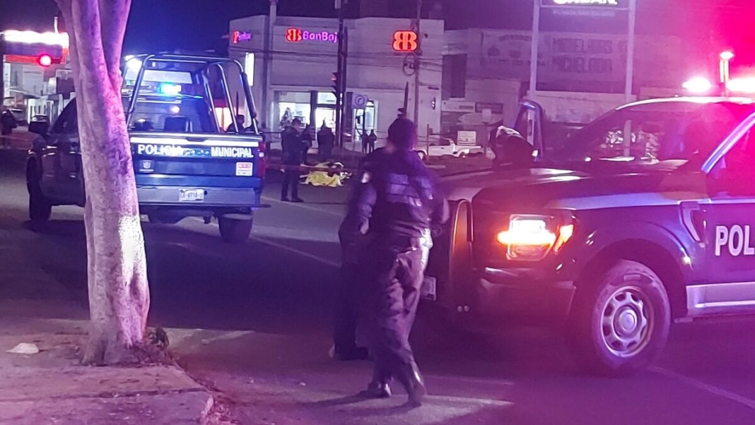 Muere peatón tras ser embestido por motocicleta deportiva en Avenida Río Moctezuma