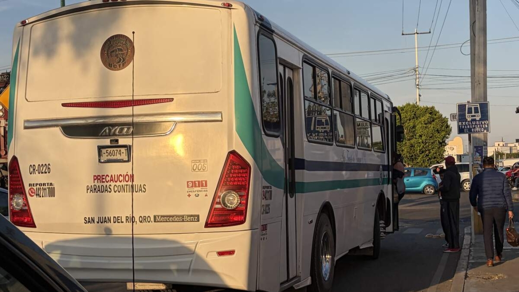 Aumento en pasaje de transporte público genera molestia en usuarios de San Juan del Río