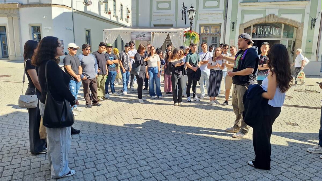 Regresan de Hungría estudiantes de la UP Santa Rosa tras capacitación tecnológica