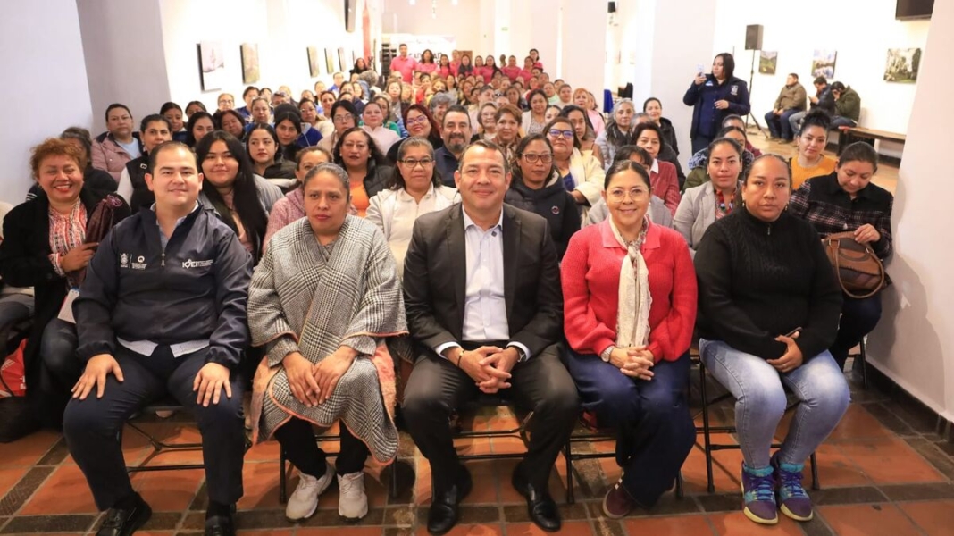 Roberto Cabrera inaugura curso de capacitación Emprendedoras 2026