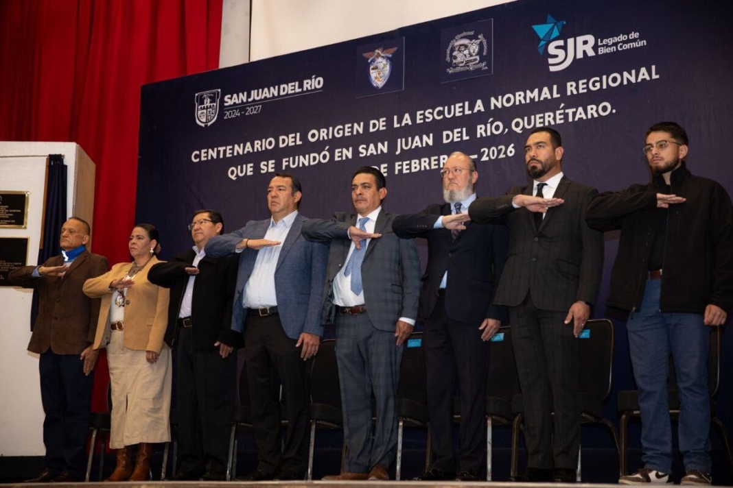 Celebran en San Juan del Río el centenario de la Escuela Normal Rural 