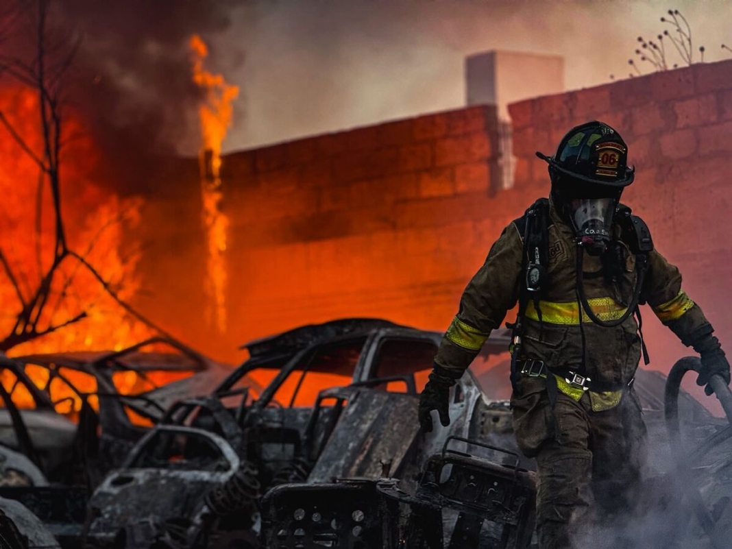 Se calcinan 16 automóviles en predio en Sagrado Corazón, SJR