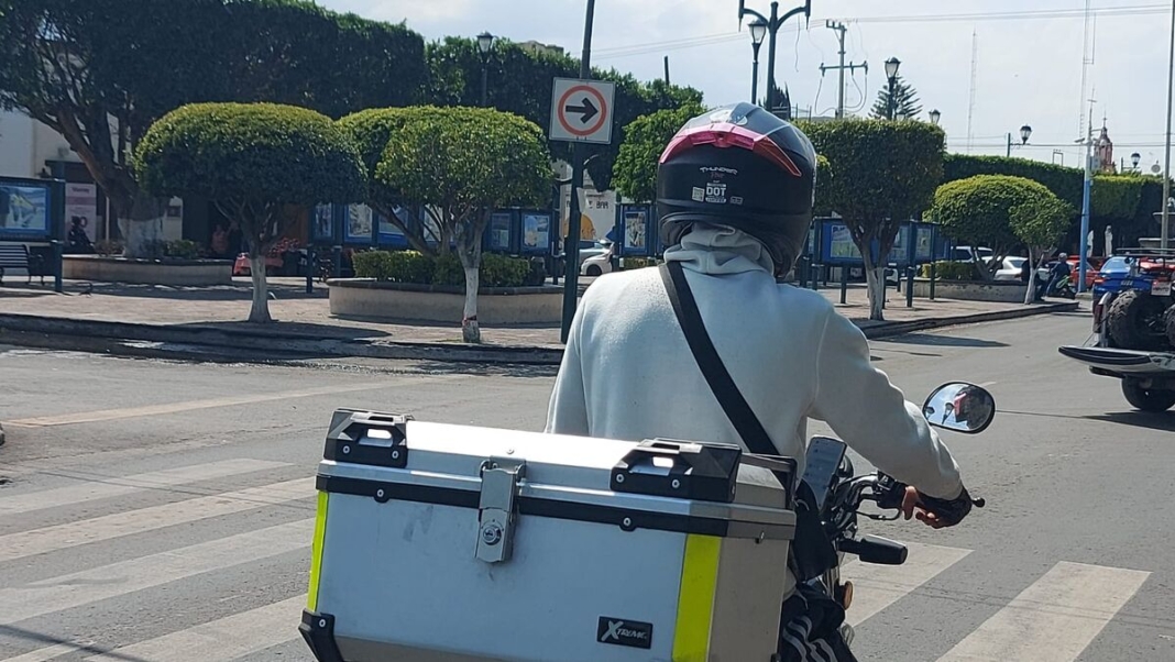 Alerta AMEQ por viajes tipo Uber Moto; operan sin seguro y fuera de la ley