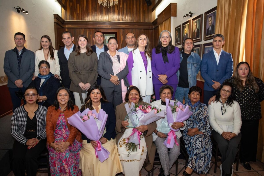 Ayuntamiento de San Juan del Río reconoce a mujeres destacadas con galardón “Sara Pérez Romero”