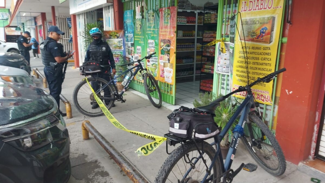 Muere joven tras asalto armado al salir de un banco en Plaza Agua Rica