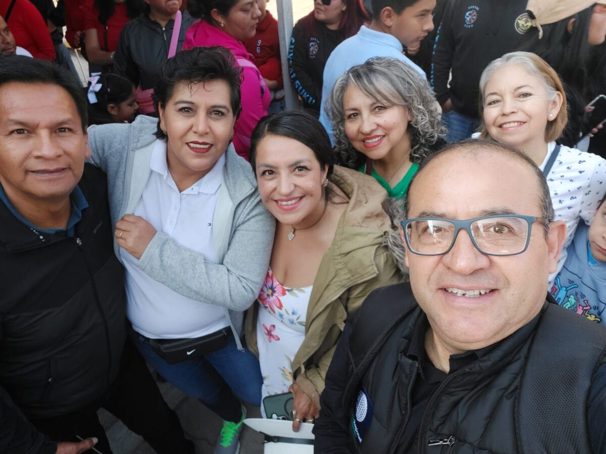 Un éxito el Desfile de Generaciones de la Secundaria Antonio Caso por su 75 aniversario