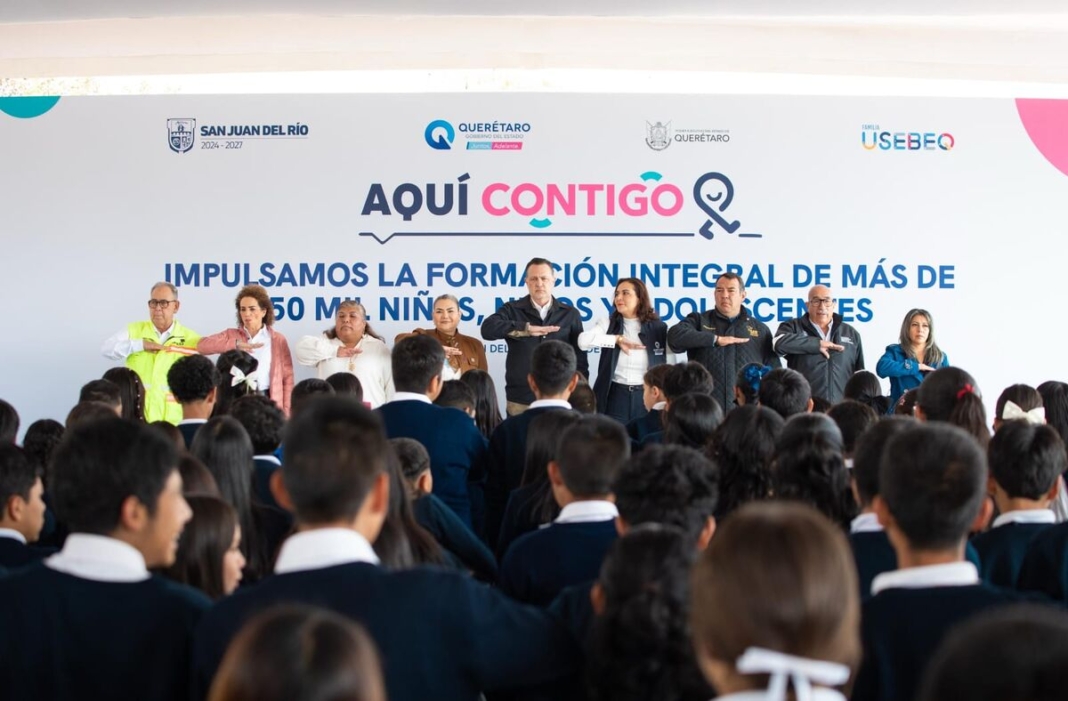 Mauricio Kuri anuncia construcción de arcotecho en telesecundaria de Loma Linda, San Juan del Río