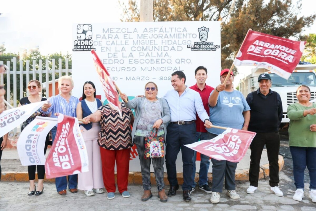 Mejoran entorno escolar con asfaltado de la calle Miguel Hidalgo; beneficia a 256 estudiantes de Pedro Escobedo