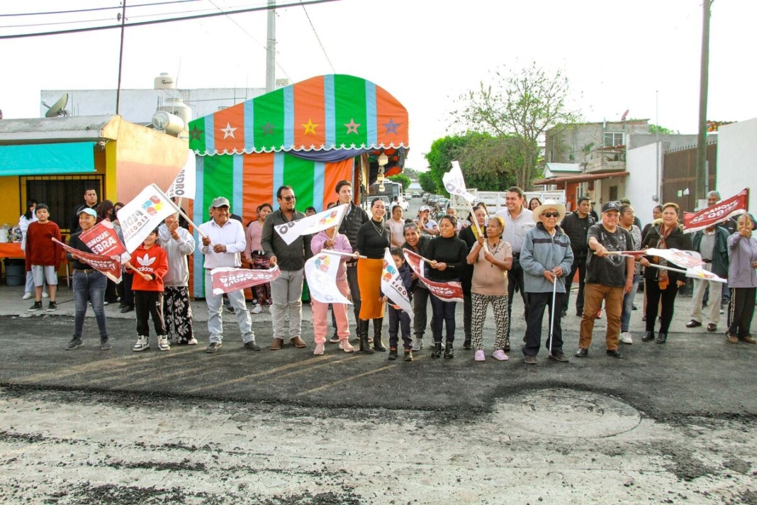 Recupera Beto Nava vialidades tras años de abandono; entrega asfaltado en El Chamizal, Pedro Escobedo