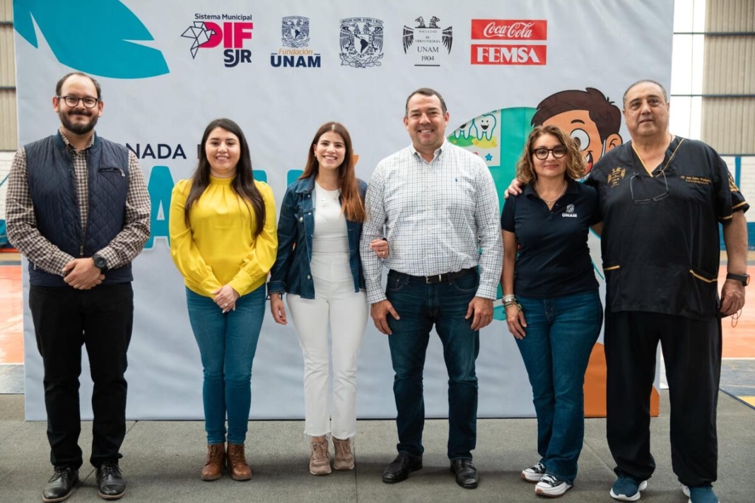 Gina Sánchez y Roberto Cabrera visitan brigada de salud dental en el Anexo al CECUCO
