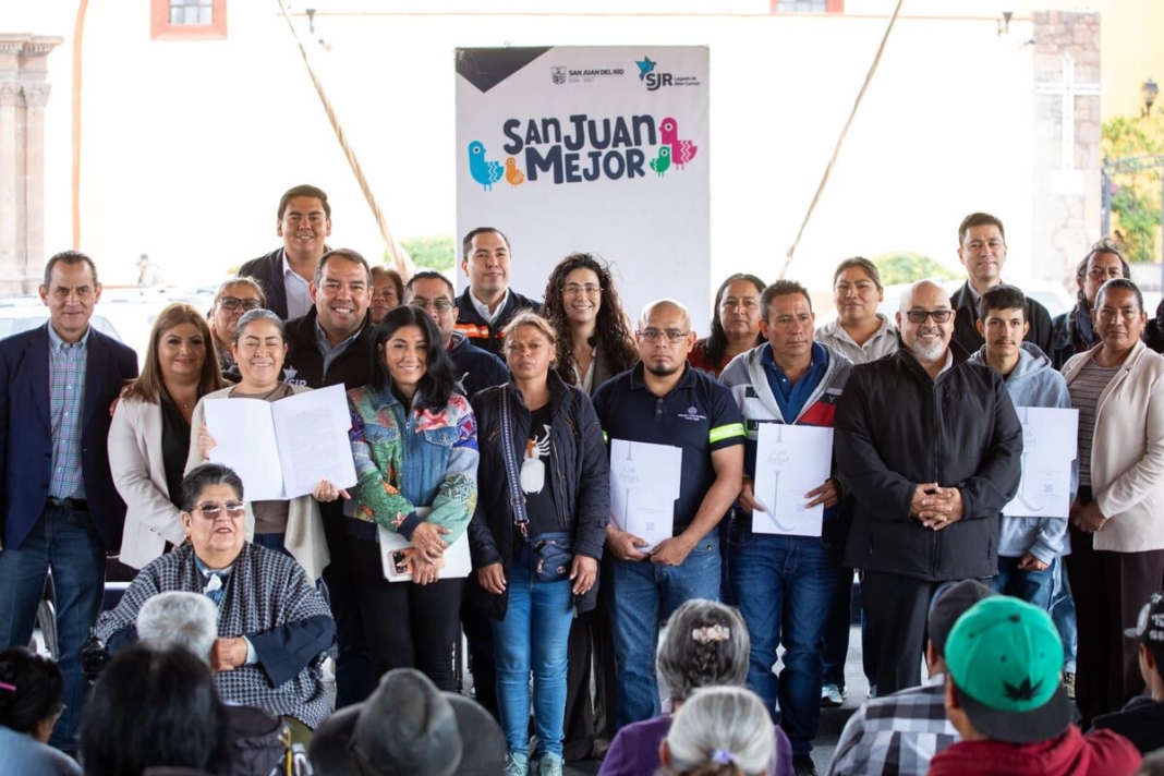 Roberto Cabrera encabeza la firma de más de 140 escrituras del Programa “Con Tu Regularización Un Mejor San Juan”