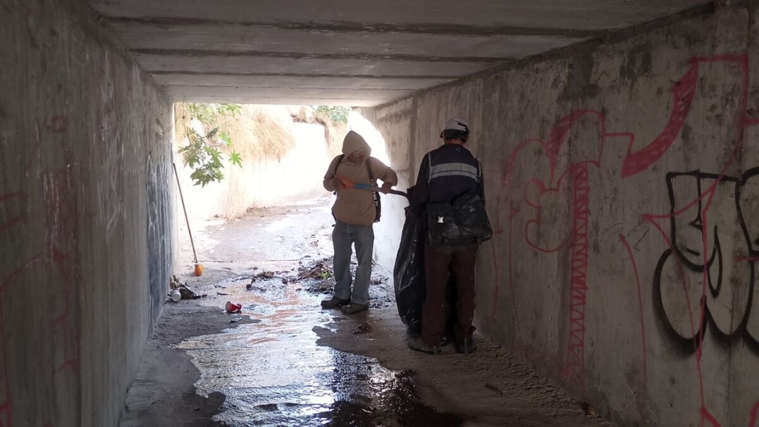 Servicios Públicos realiza limpieza, desazolve y deshierbe en drenes de San Juan del Río